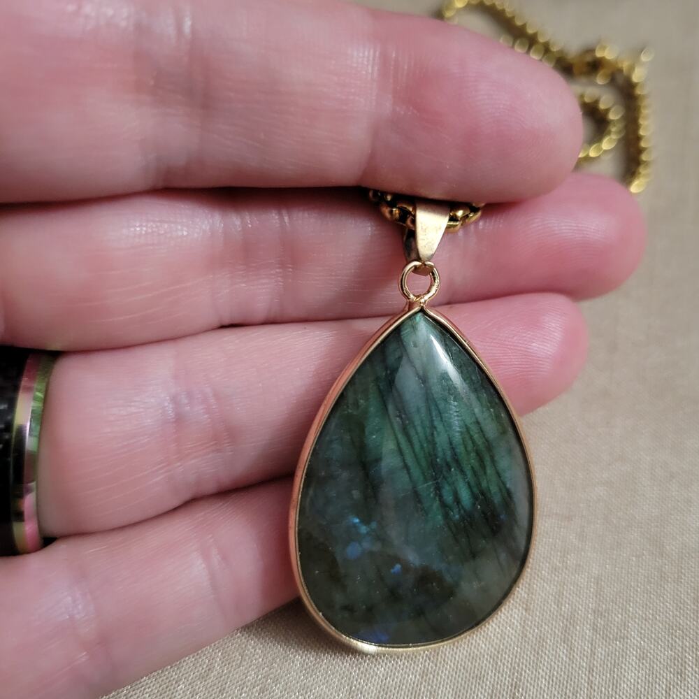 Labradorite & gold tone teardrop pendant necklace